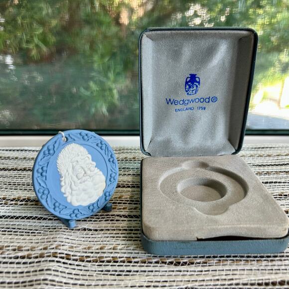 Wedgwood Blue Jasperware Santa Ornament with Box and Stand – 2.5” - Picture 4 of 14